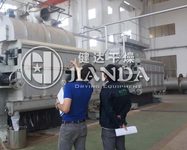 雙滾筒刮板干燥機(jī)試料現(xiàn)場